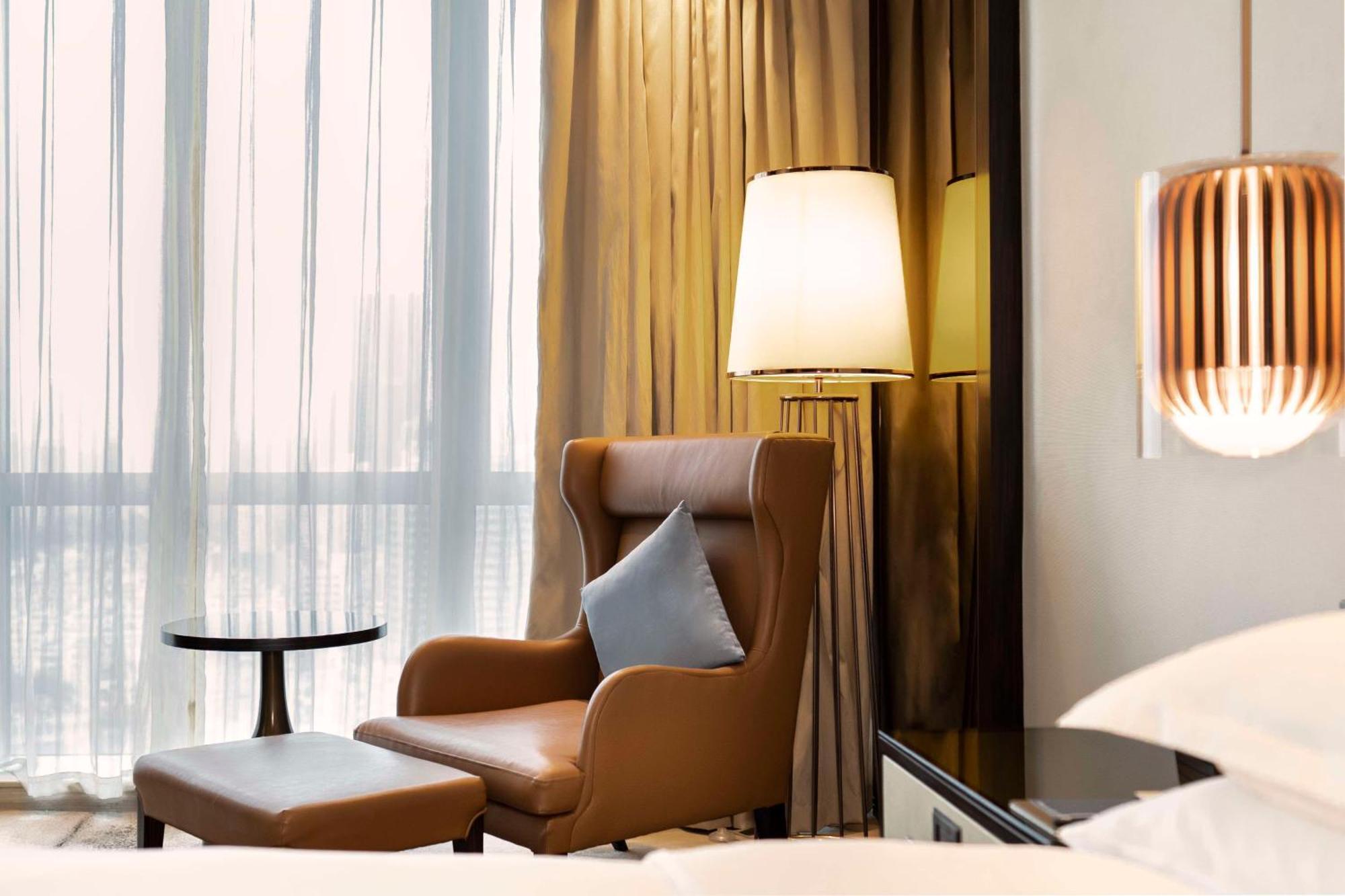 Hilton Shenzhen Futian, Metro Station At Hotel Front Door, Close To Futian Convention & Exhibition Center Exterior foto